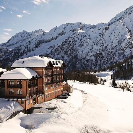 Locanda Locatori Passo del Tonale Exterior foto